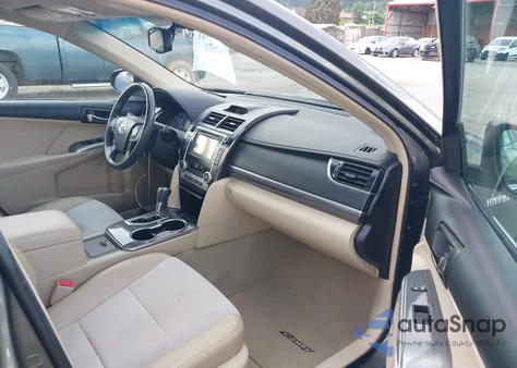 2013 Toyota Camry Hybrid Xle z USA, uszkodzony, nr VIN 4T1BD1FK4DU063995